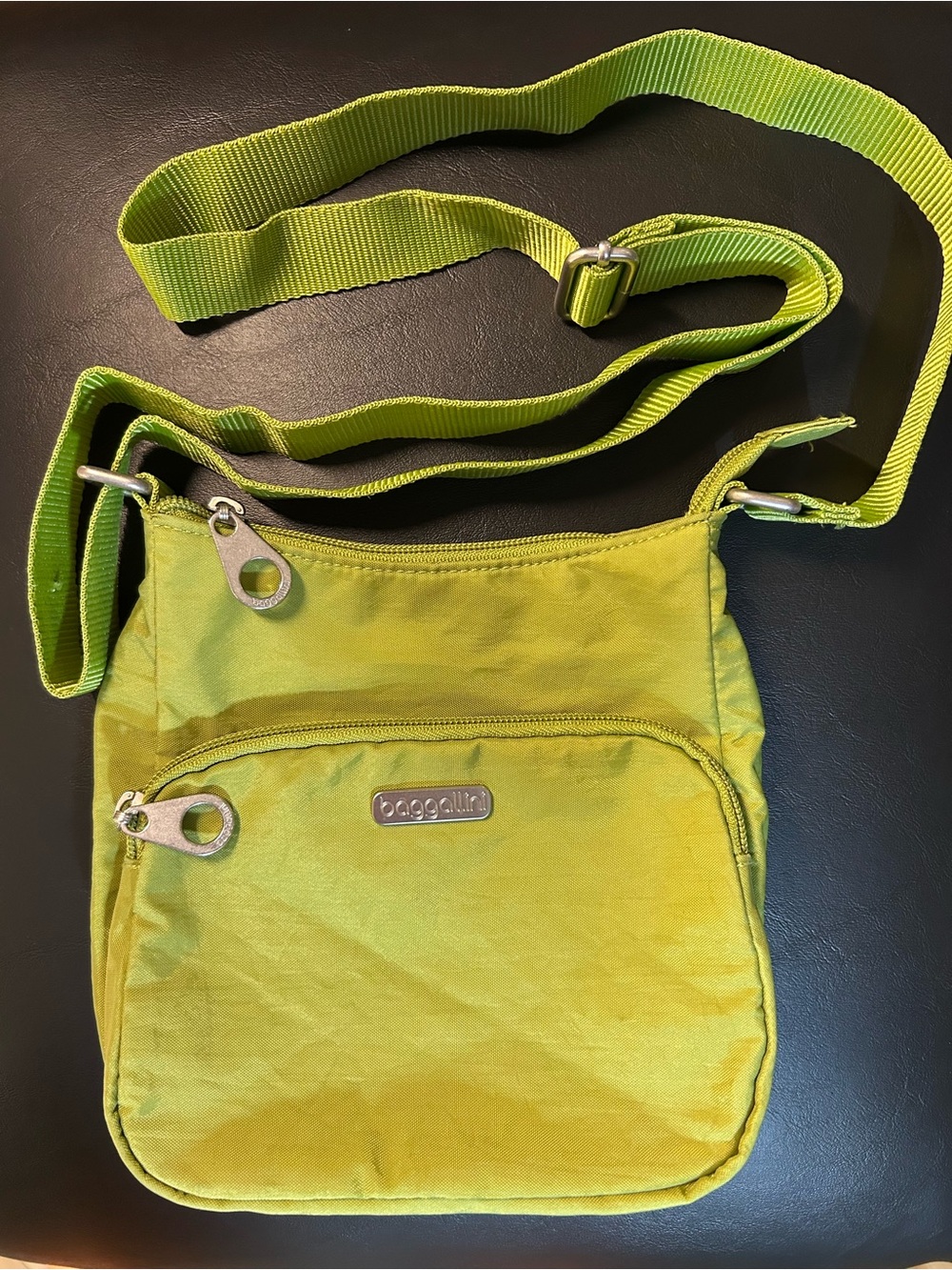 Baggallini lime mini crossbody bag